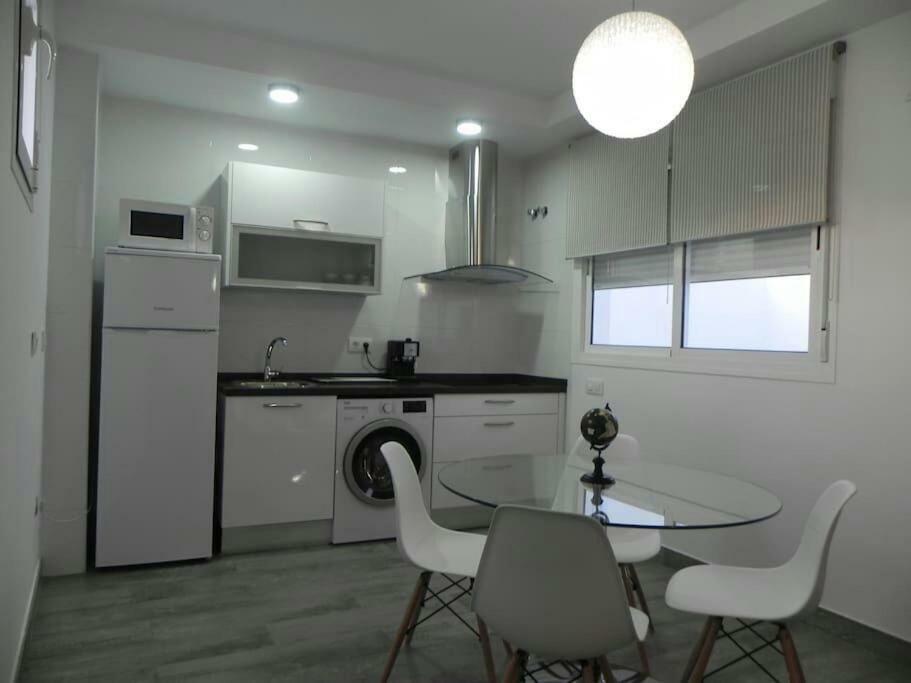 Atico Con Terraza En Alameda De Hercules Севилья Экстерьер фото