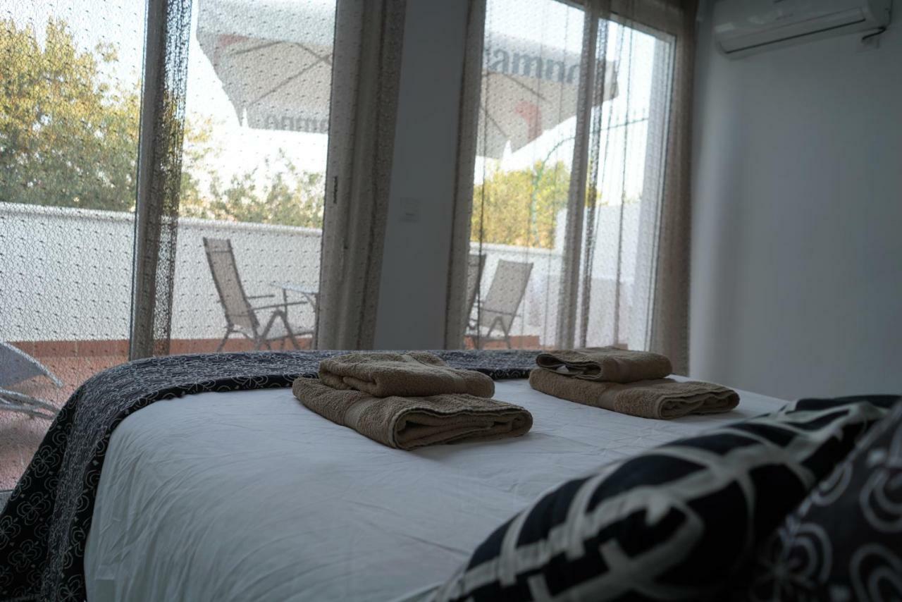 Atico Con Terraza En Alameda De Hercules Севилья Экстерьер фото